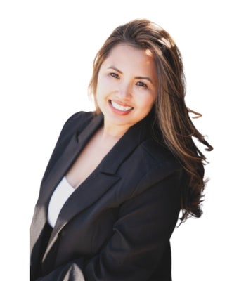 Portrait of Veronica Lewis, Associate Broker / Realtor®.